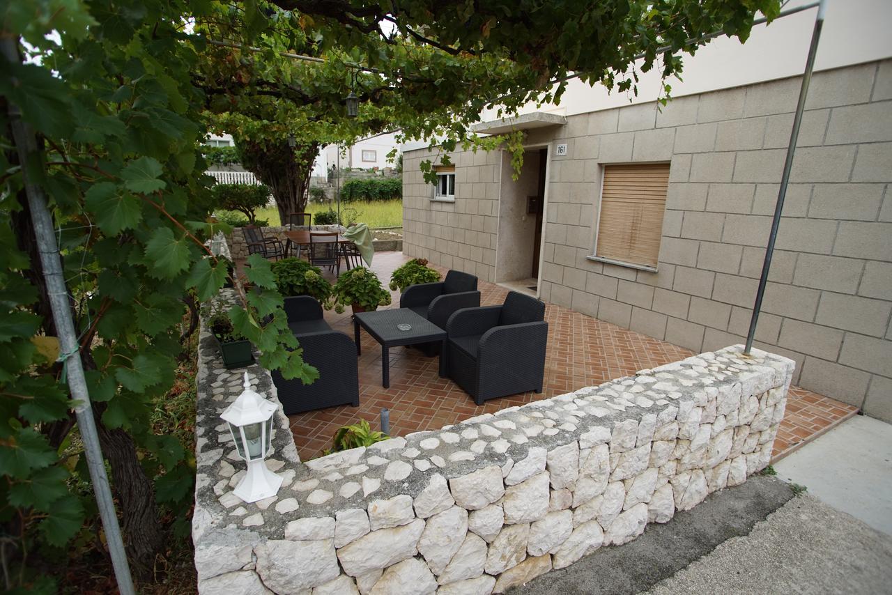 Apartments & Rooms Brna Banjol 외부 사진