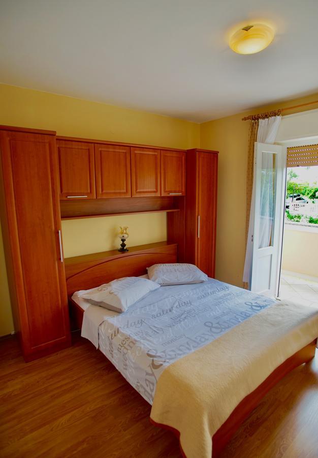 Apartments & Rooms Brna Banjol 외부 사진